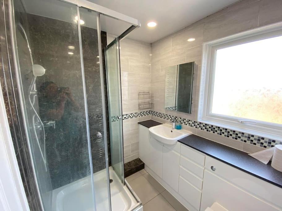 Three Bedrooms House In Windsor Eksteriør bilde