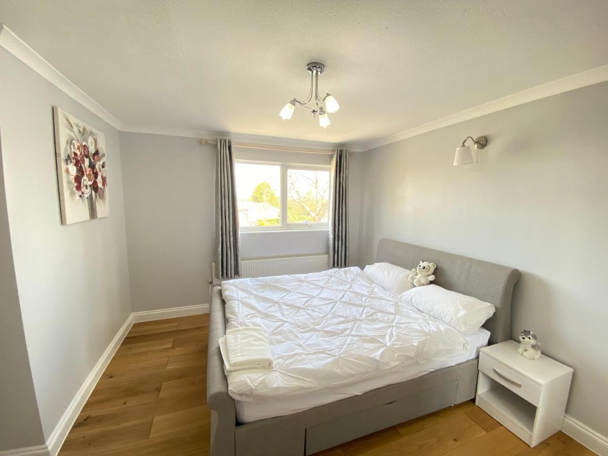 Three Bedrooms House In Windsor Eksteriør bilde