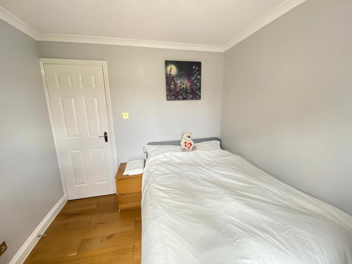 Three Bedrooms House In Windsor Eksteriør bilde