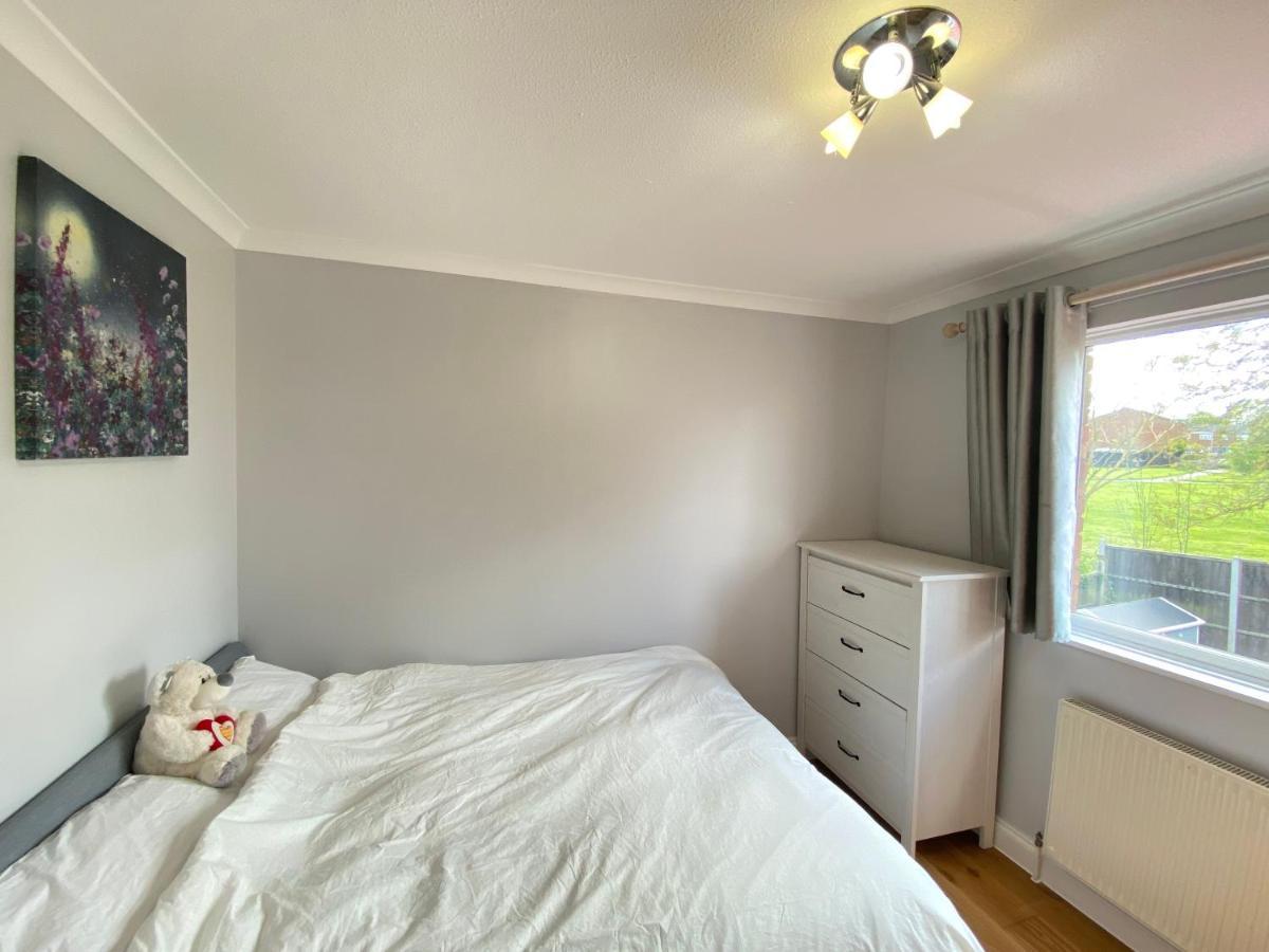 Three Bedrooms House In Windsor Eksteriør bilde